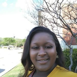 Meet your Posher, Kendra